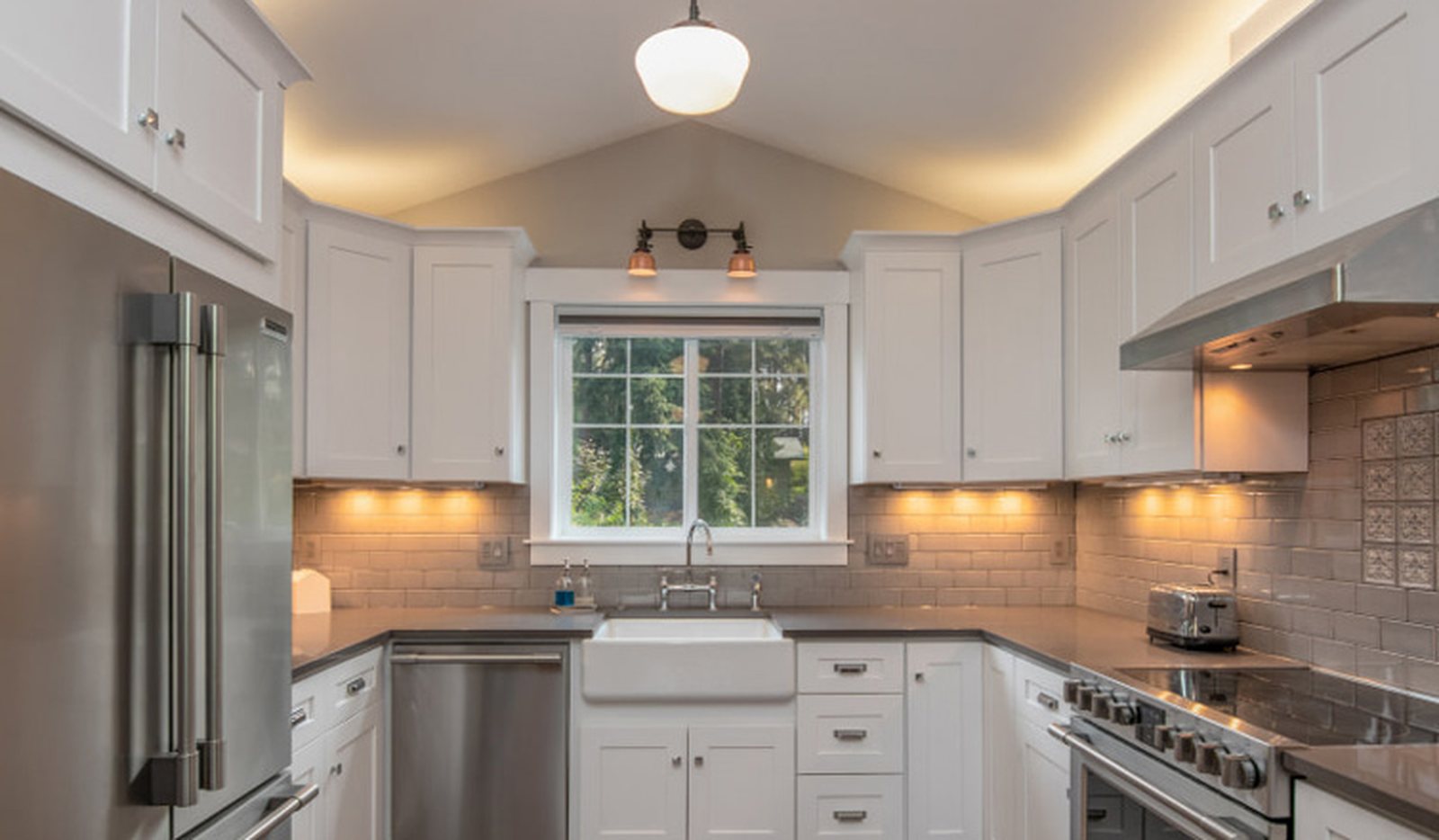 How Lighting and Shade Integration Enhances Your Smart Home Experience