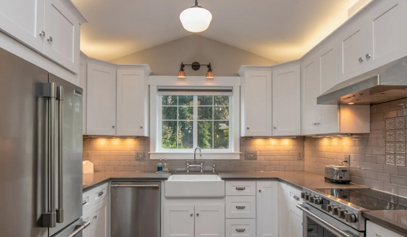 How Lighting and Shade Integration Enhances Your Smart Home Experience